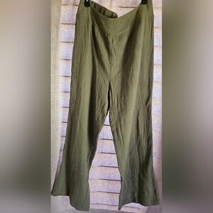 Olive green flowy pants by Dictionary med
